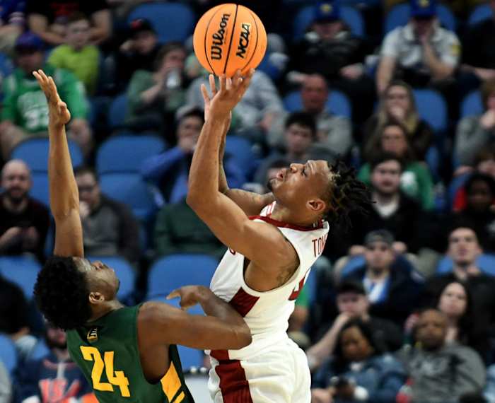 Au'Diese Toney-Vermont-NCAA